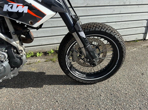 KTM 690 SMC 5 of 10