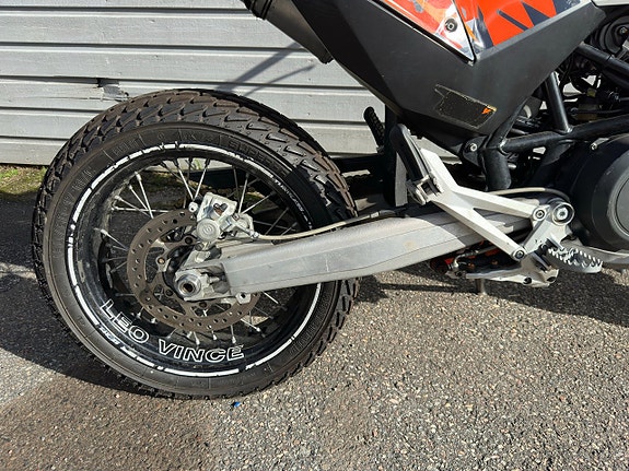 KTM 690 SMC 4 of 10
