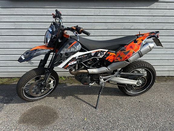 KTM 690 SMC 3 of 10