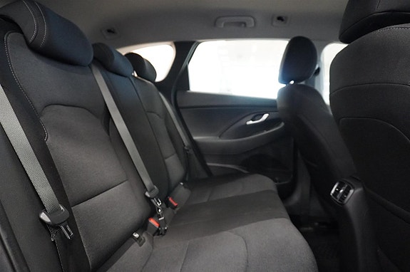 Hyundai i30 12 of 16