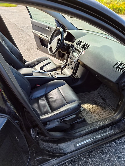 Volvo V50 4 of 15