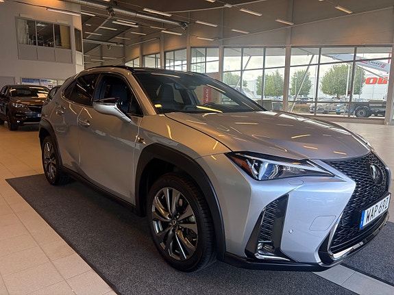 Lexus UX250h 3 of 17