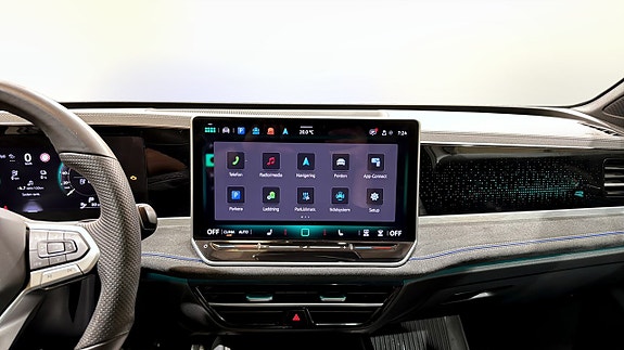 Volkswagen Passat 10 of 23