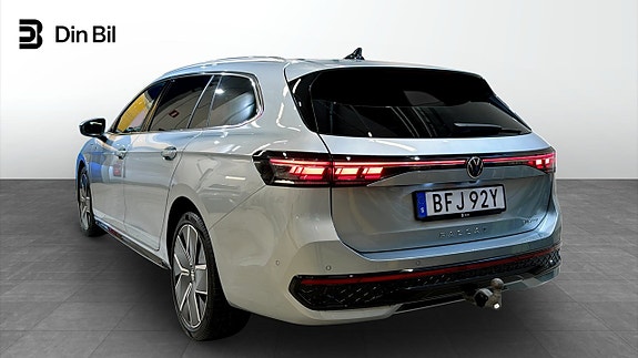 Volkswagen Passat 3 of 23