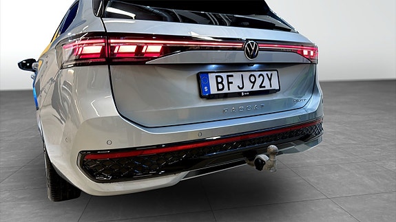 Volkswagen Passat 14 of 23