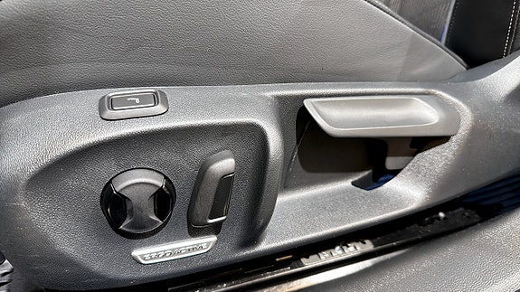 Volkswagen Passat 18 of 23