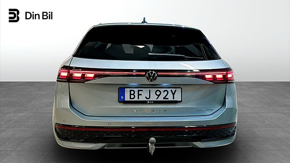 Volkswagen Passat 5 of 23