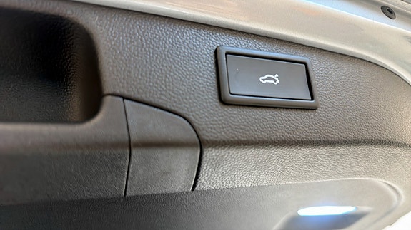 Volkswagen Passat 15 of 23