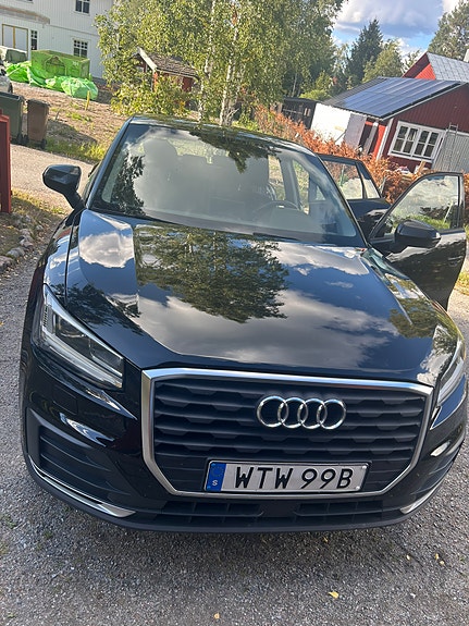 Audi Q2 2 of 7