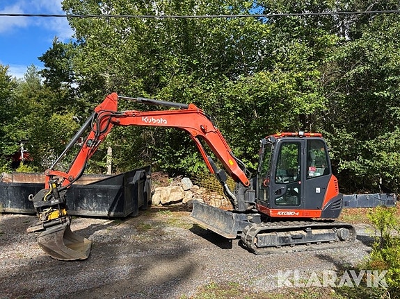 Grävmaskin Kubota KX080-4 med redskap & tiltr 2 of 6