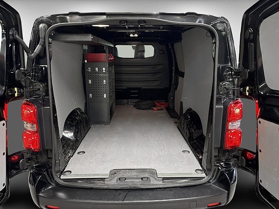 Peugeot e-Expert 15 of 18