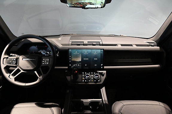 Land Rover Defender 90 15 of 30