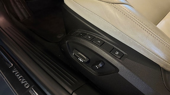 Volvo V40 22 of 26