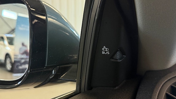 Volvo V40 23 of 26