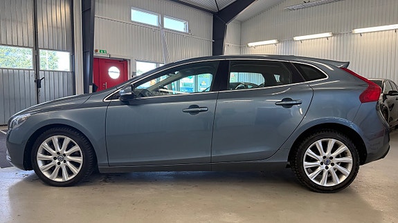 Volvo V40 5 of 26
