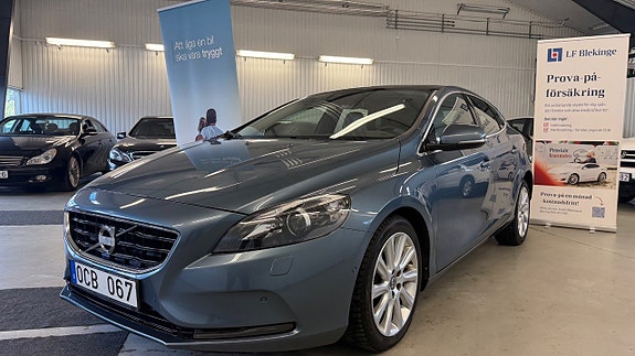 Volvo V40 4 of 26