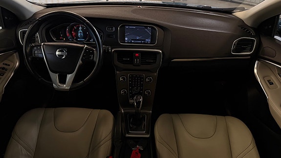 Volvo V40 13 of 26