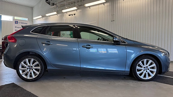 Volvo V40 9 of 26