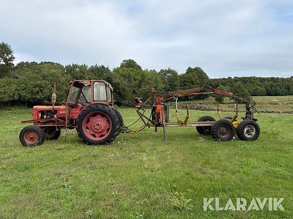 Traktor Volvo BM 400 Buster med skogsvagn 2 of 6