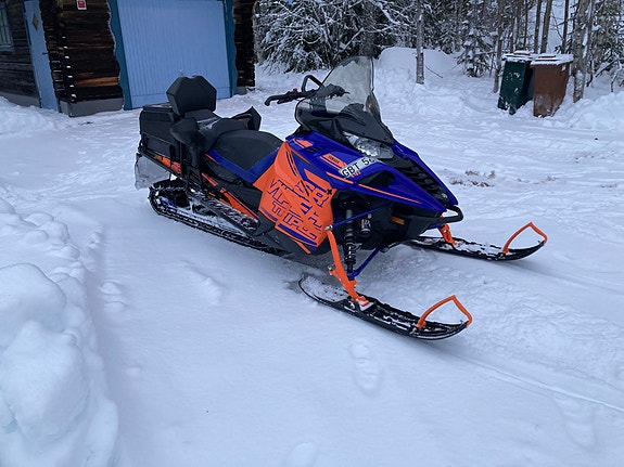 Yamaha VIPER BTX 153 LE 2 of 4