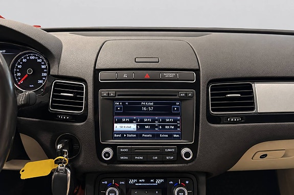 Volkswagen Touareg 15 of 19