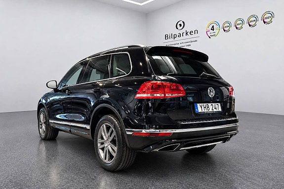 Volkswagen Touareg 3 of 19