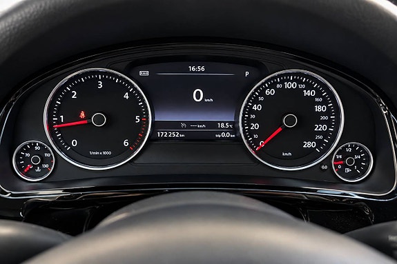 Volkswagen Touareg 19 of 19