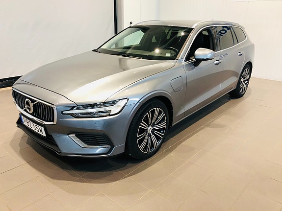 Volvo V60 2 of 9