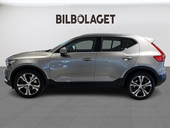 Volvo XC40 2 of 25