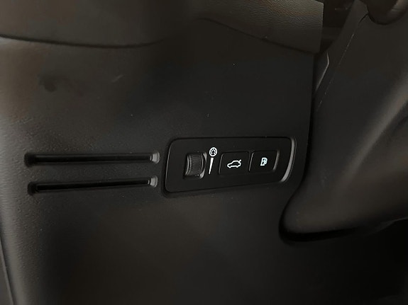 Volvo XC40 18 of 25