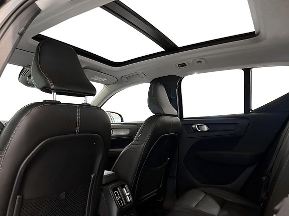 Volvo XC40 15 of 25