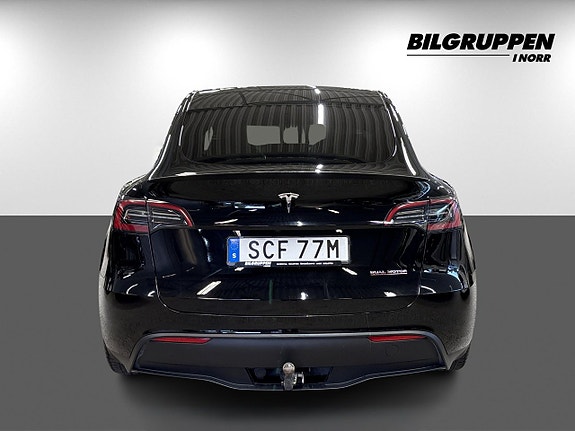 Tesla Model Y 5 of 19