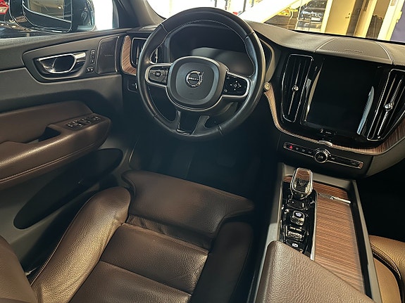 Volvo XC60 4 of 20