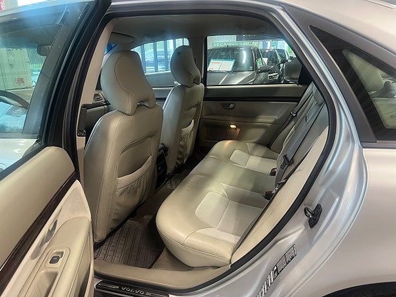 Volvo S80 12 of 24