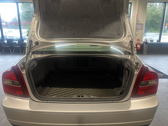 Volvo S80 7 of 24