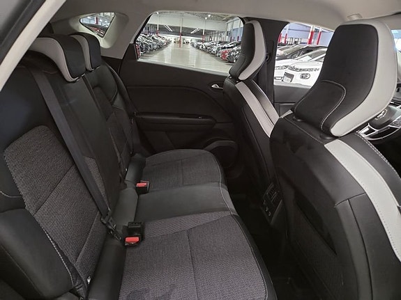 Renault Captur 5 of 10