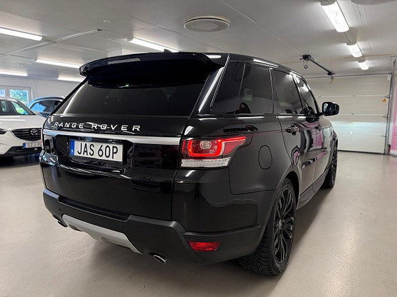 Land Rover Range Rover Sport 16 of 27