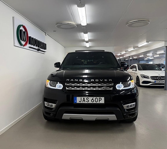 Land Rover Range Rover Sport 3 of 27