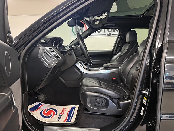 Land Rover Range Rover Sport 9 of 27