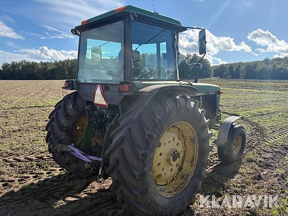 Traktor John Deere 4040 med dubbelmontage 5 of 6