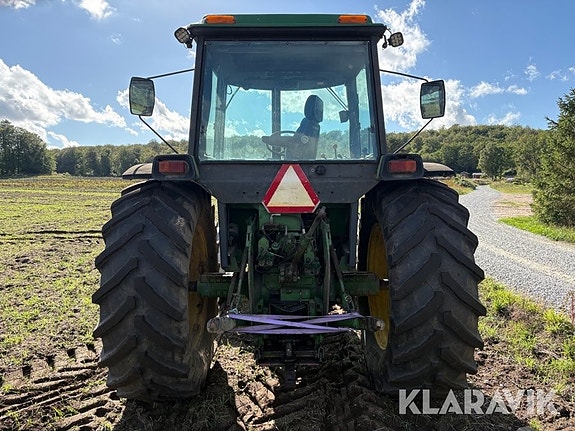 Traktor John Deere 4040 med dubbelmontage 4 of 6