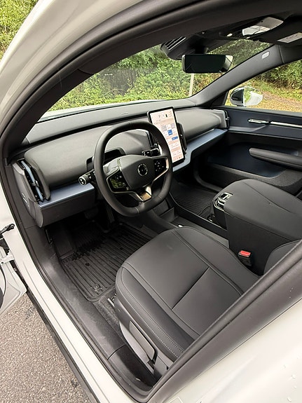 Volvo EX30 7 of 8