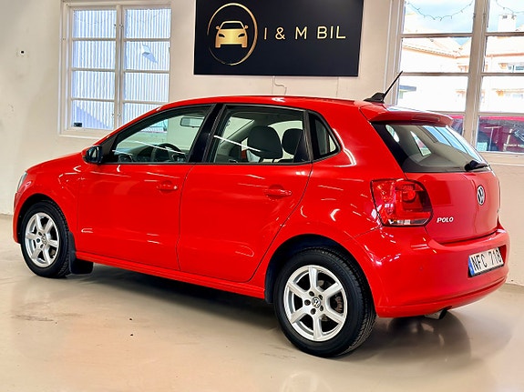 Volkswagen Polo 2 of 21