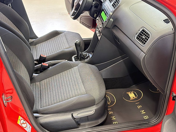 Volkswagen Polo 8 of 21