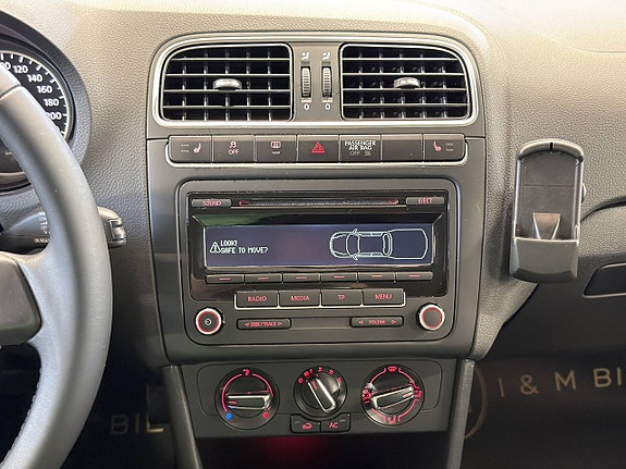 Volkswagen Polo 13 of 21