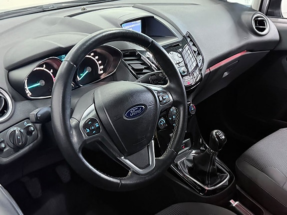 Ford Fiesta 2 of 22