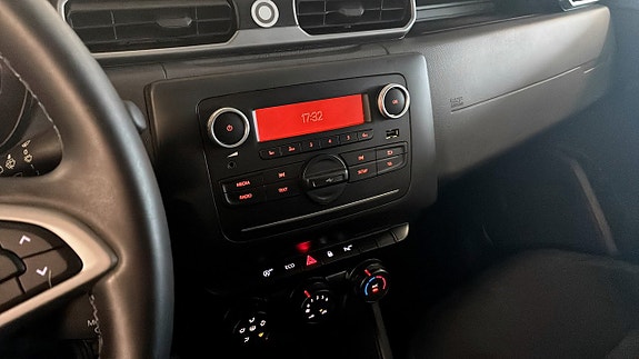 Dacia Duster 11 of 12