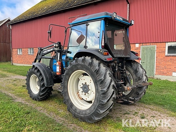 Traktor Valtra Valmet 700-4 med frontlastare 3 of 6