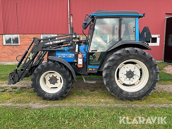 Traktor Valtra Valmet 700-4 med frontlastare 2 of 6