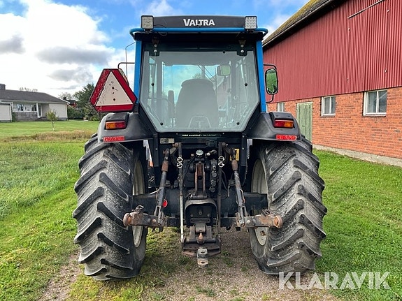 Traktor Valtra Valmet 700-4 med frontlastare 4 of 6